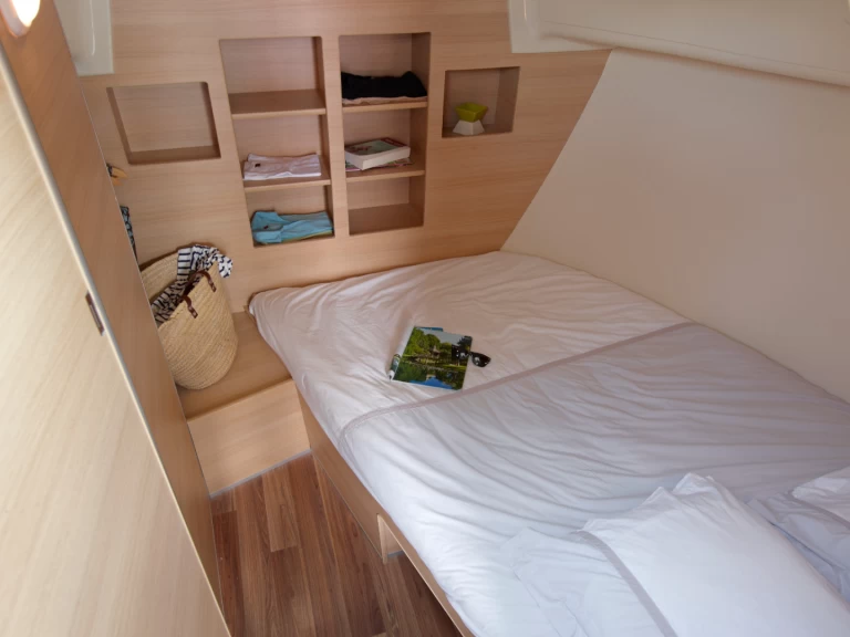 Bareboat Rental Motorboat Nicols Yacht with a boat licence