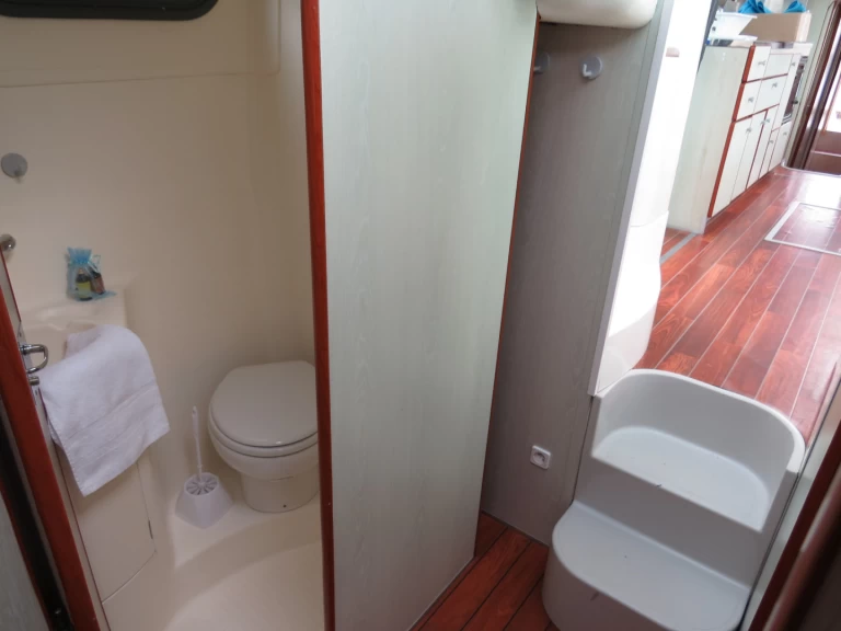 Boat rental Nicols Yacht Confort Groupe 8-10 p. in Grez-Neuville on Samboat