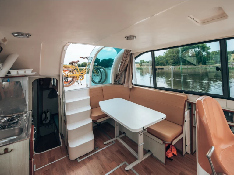 Rent a Nicols Yacht Confort Family 4-7 p. Sablé-sur-Sarthe