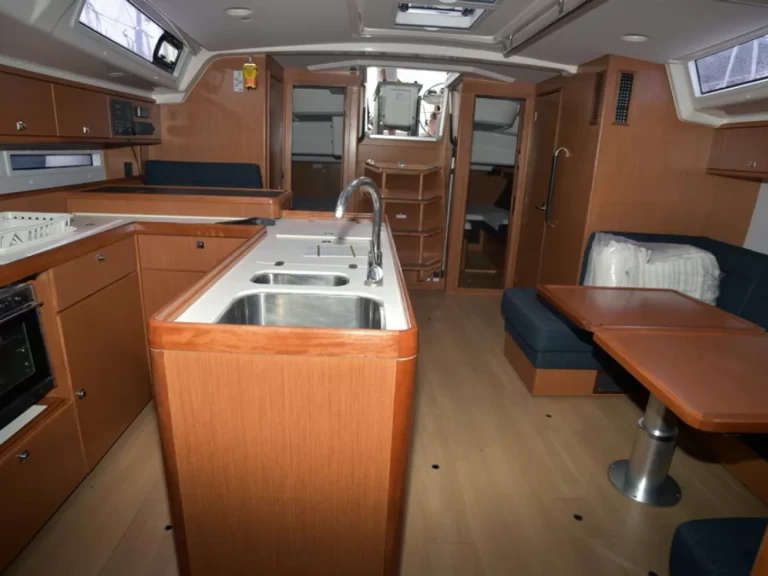 Sailboat for rent Kavála at the best price