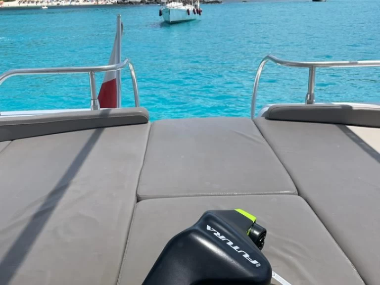 Boat rental  Mangusta 65 in Salerno on Samboat