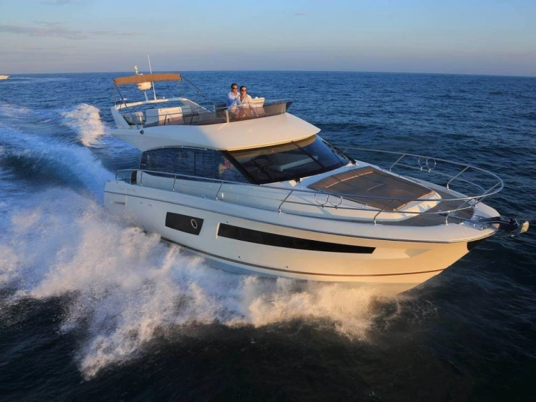 Yacht charter Giardini-Naxos cheap Prestige 450 Fly