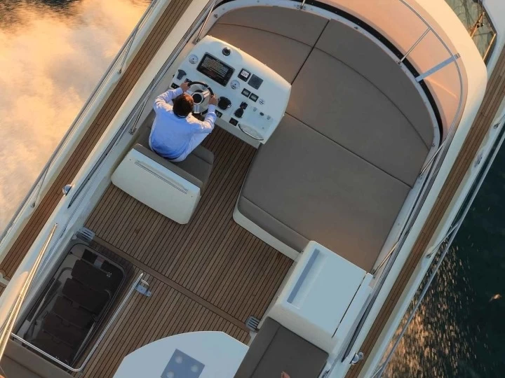 Motorboat rental in Giardini-Naxos - Prestige Prestige 450 Fly