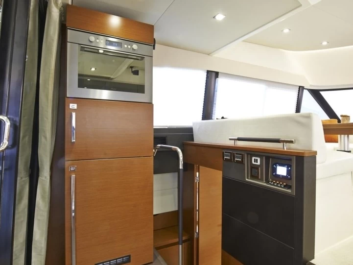 Motorboat for rent Giardini-Naxos at the best price