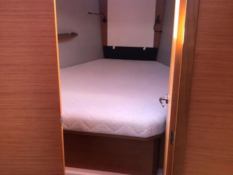 Sailboat for rent Palermo at the best price