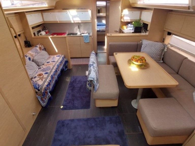 Sailboat for rent Cagliari at the best price