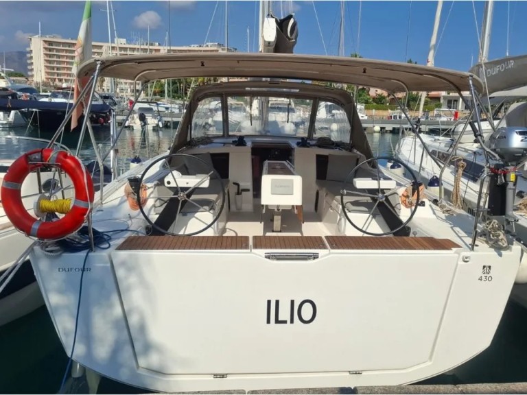 Yacht charter Cagliari cheap Dufour 430