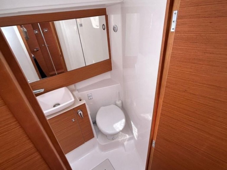 Sailboat rental in Cagliari - Dufour Dufour 430