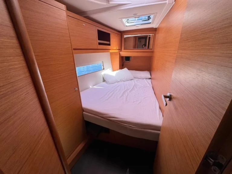 Rent a Dufour Dufour 470 Palermo