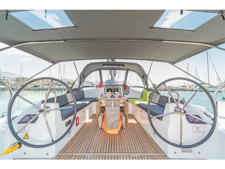 Sailboat rental with or without captain Bénéteau Alimos