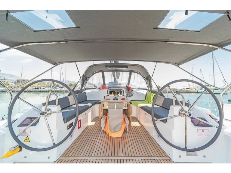 Sailboat rental with or without captain Bénéteau Alimos