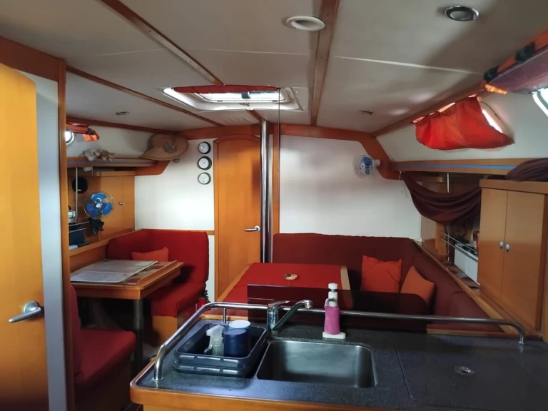 Sailboat for rent Pointe-à-Pitre at the best price