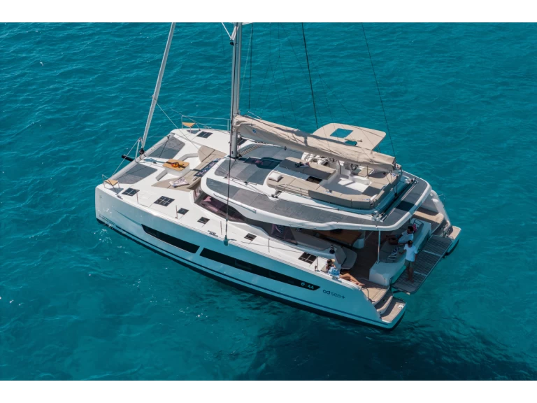 Rent a Fountaine Pajot FP 44 Portimão