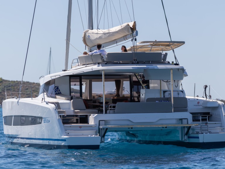 Yacht charter Portimão cheap FP 44