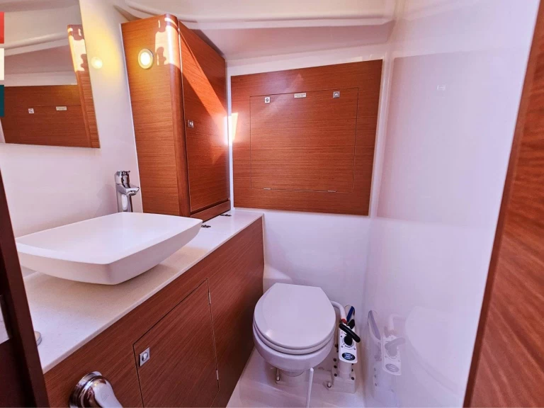 Rent a Dufour Dufour 390 Cagliari