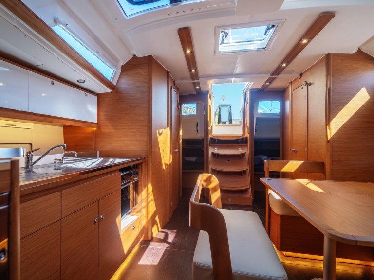 Sailboat for rent Cagliari at the best price