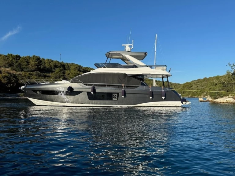 Rent a Azimut Azimut 68 Podstrana