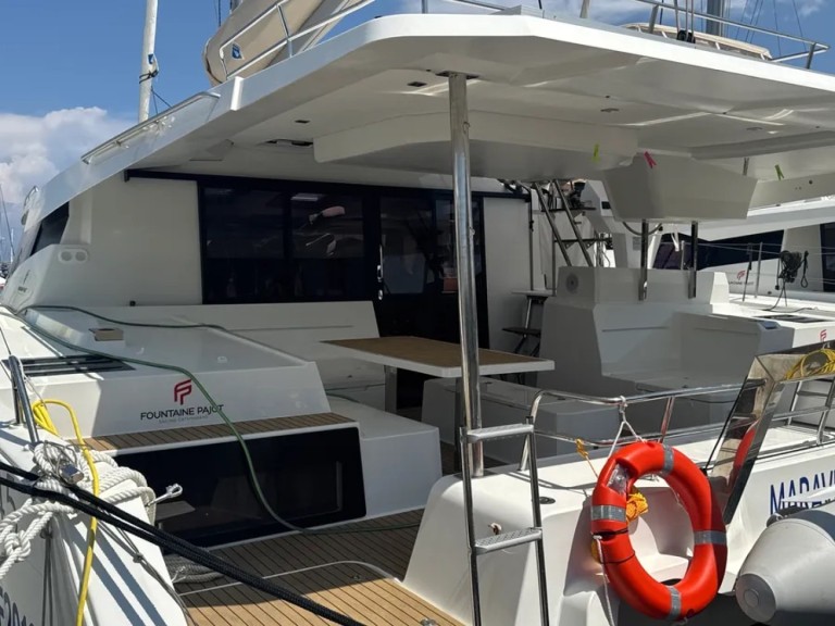 Catamaran rental in Palermo - Fountaine Pajot Elba 45