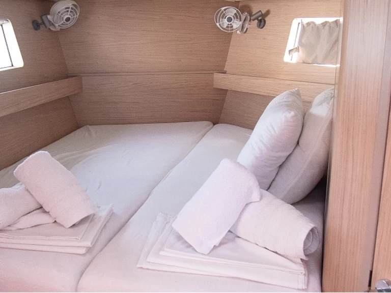 Yacht charter Néa Péramos cheap Oceanis 41.1