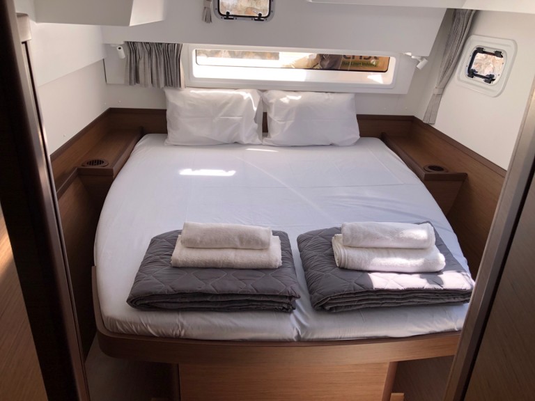 Yacht charter Alimos cheap Lagoon 42[G]
