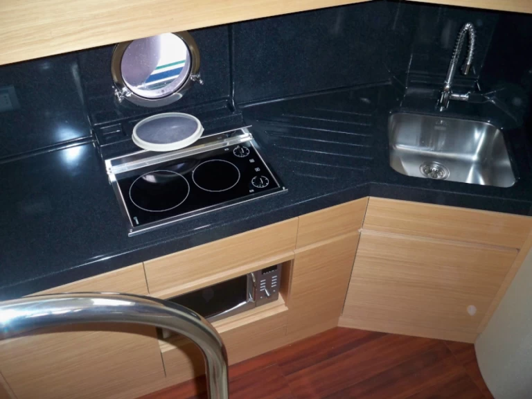 Rent a Azimut Azimut 43 Fly Seget Donji