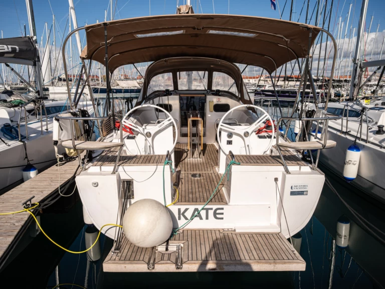 Sailboat rental with or without captain Elan Pirovac