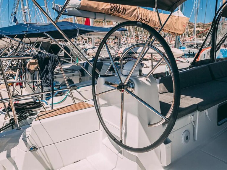 Sailboat for rent Le Marin at the best price