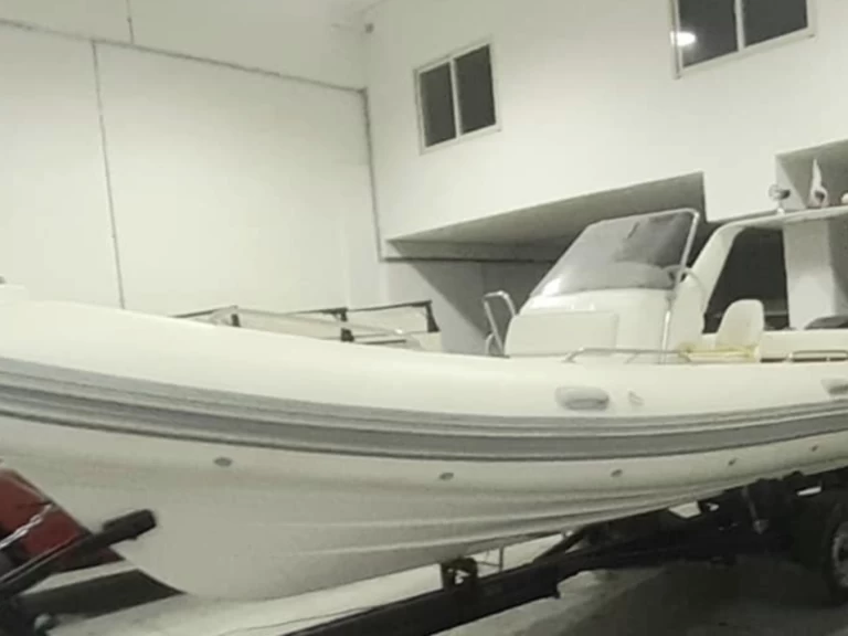 Yacht charter Baden cheap Eagle 650 H