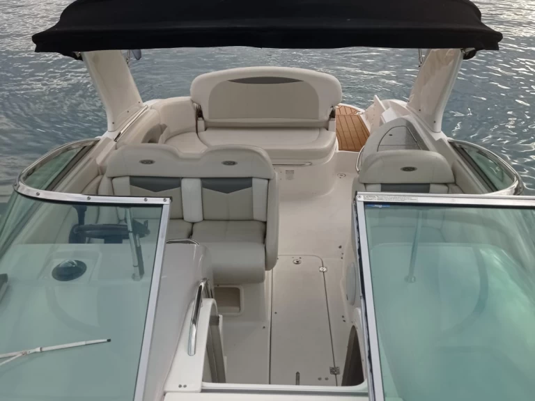 Rent a Chaparral 275 ssi Split