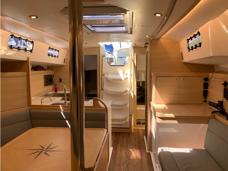 Sailboat rental with or without captain Delta Yacht Paraty