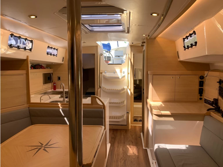 Sailboat rental with or without captain Delta Yacht Paraty