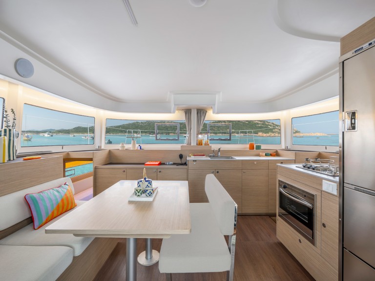 Catamaran rental in Lefkáda - Lagoon Lagoon 38