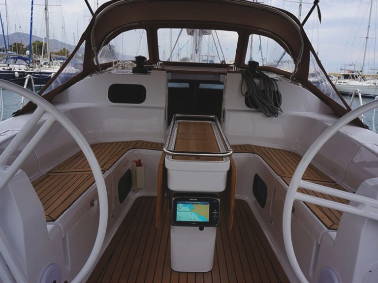 Sailboat for rent Gouvia at the best price