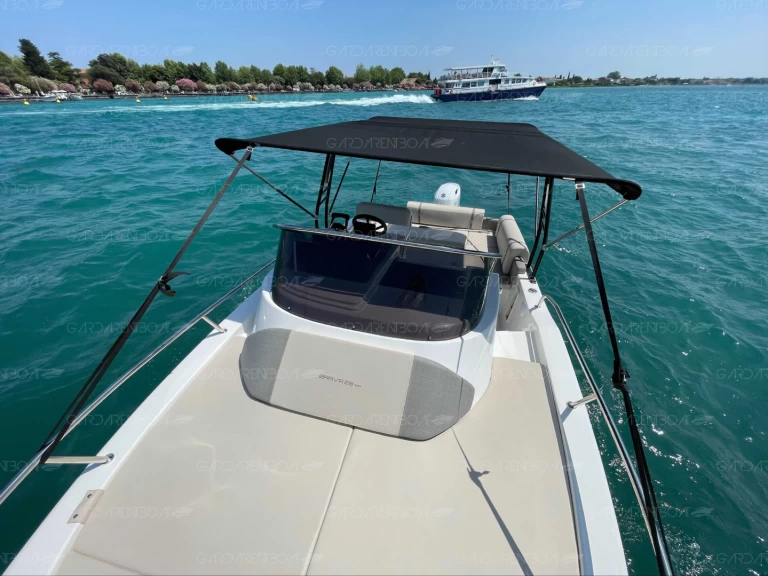 Motorboat for rent Sirmione at the best price