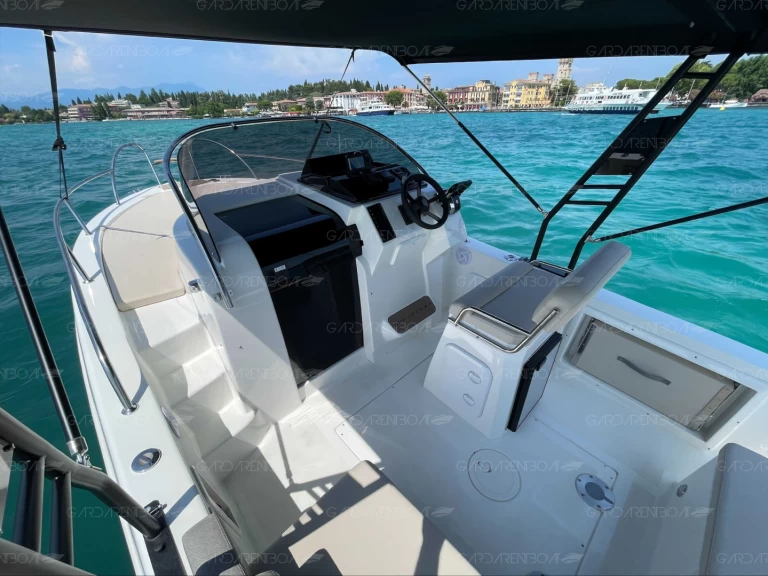 Motorboat for rent Sirmione at the best price