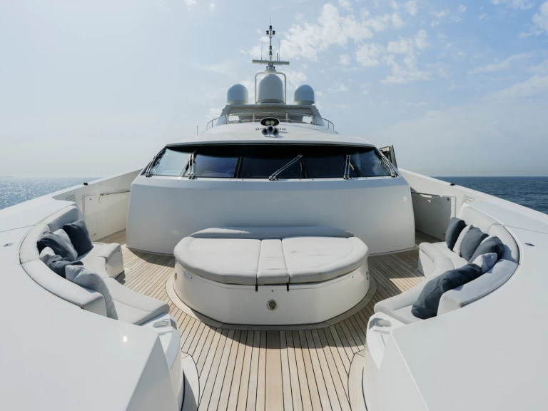 Yacht charter Dubaï harbour cheap Encore