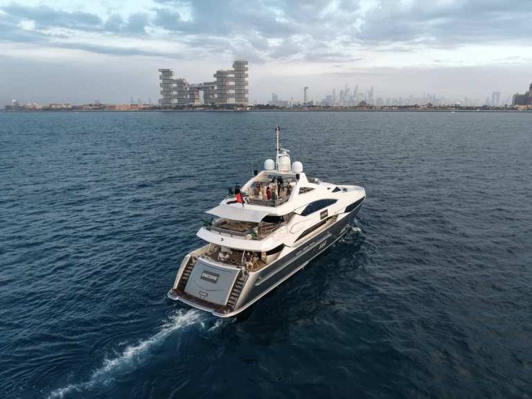 Luxury Yacht rental in Dubaï harbour - Sunseeker Encore