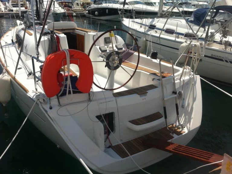 Sailboat for rent Portrieux at the best price