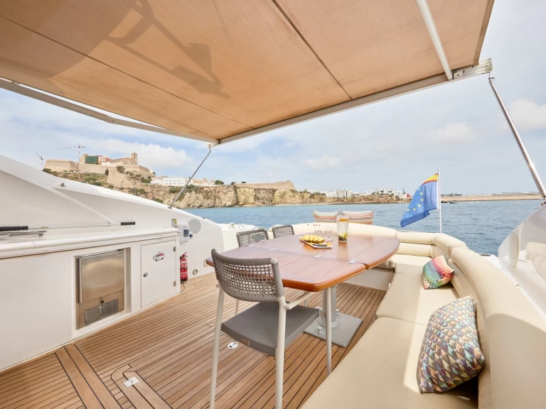 Sunseeker Predator 72 in Ibiza Town on SamBoat