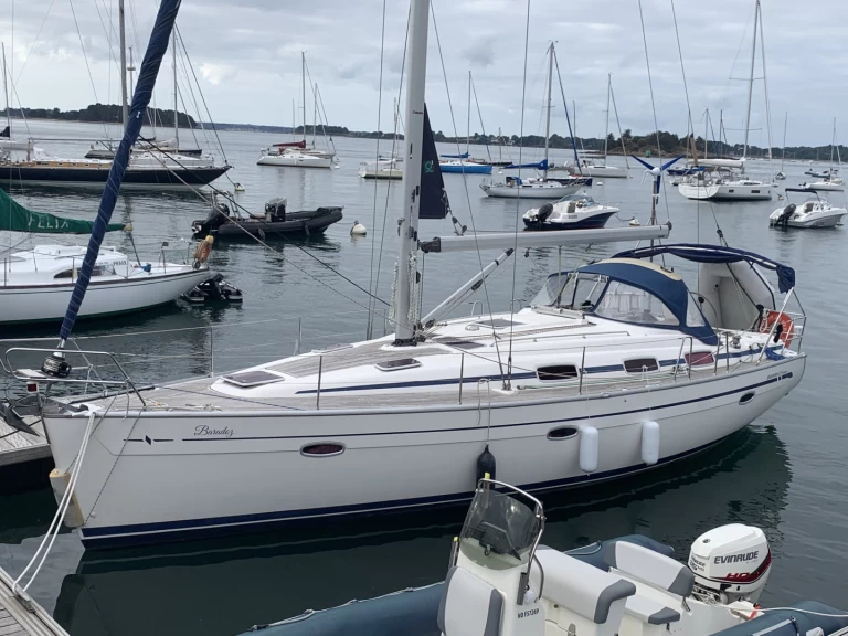 Rent a Bavaria Bavaria 39 Cruiser Locmiquélic