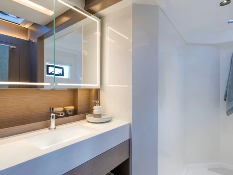 Rent a Leopard Moorings 5200 Placentia Village