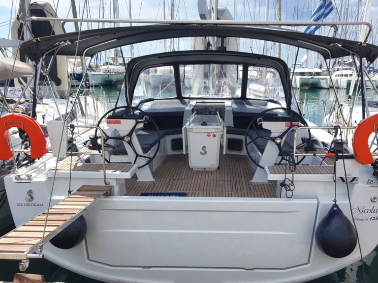 Bareboat Rental Sailboat Bénéteau with a boat licence