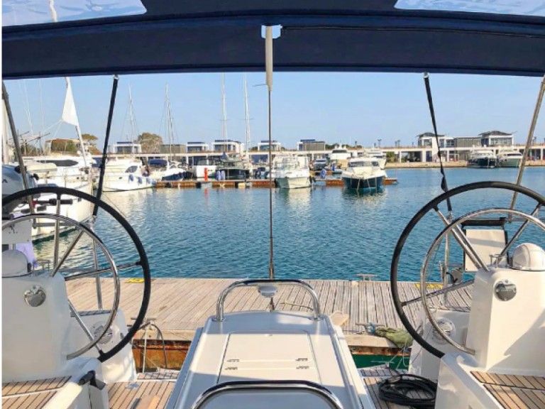 Yacht charter Pálairos cheap Sun Odyssey 519