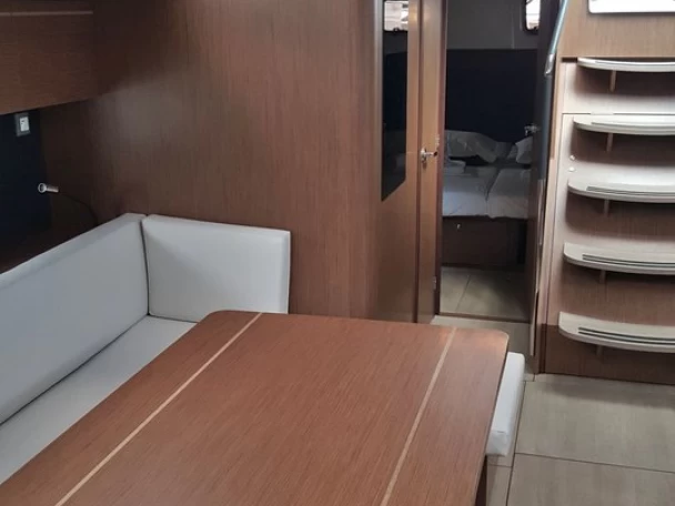 Sailboat rental in Alimos - Bénéteau Oceanis 51.1