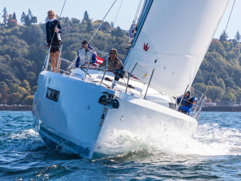 Sailboat rental with or without captain Jeanneau Puntone