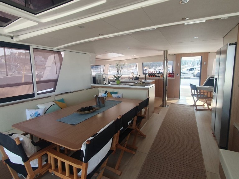 Catamaran for rent Lávrio at the best price