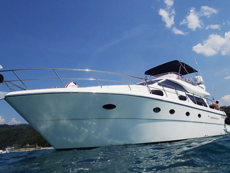 Luxury Yacht rental with or without captain Uniesse Salivoli