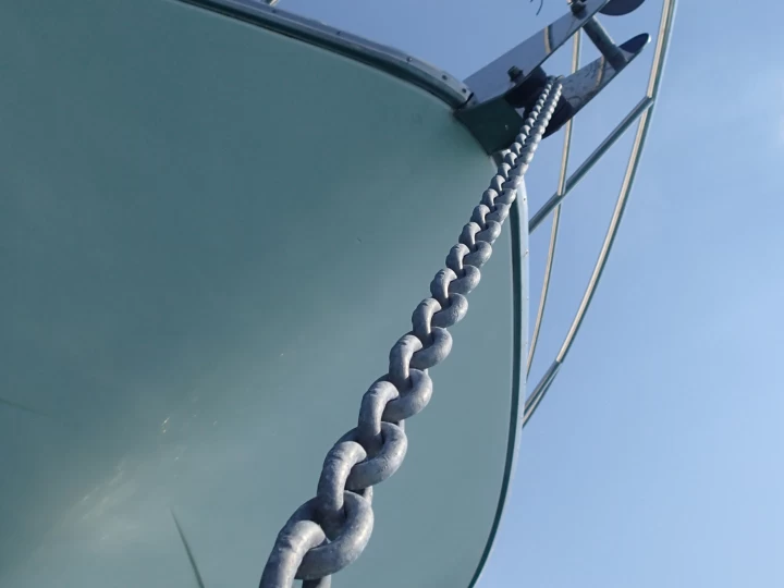 Bareboat Rental Luxury Yacht Uniesse with a boat licence