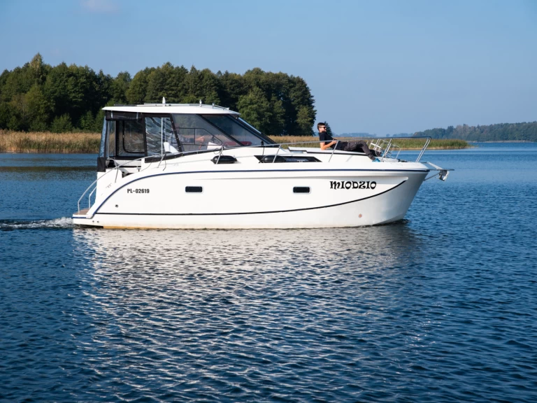 Houseboat rental in Ogonki - Futura 860