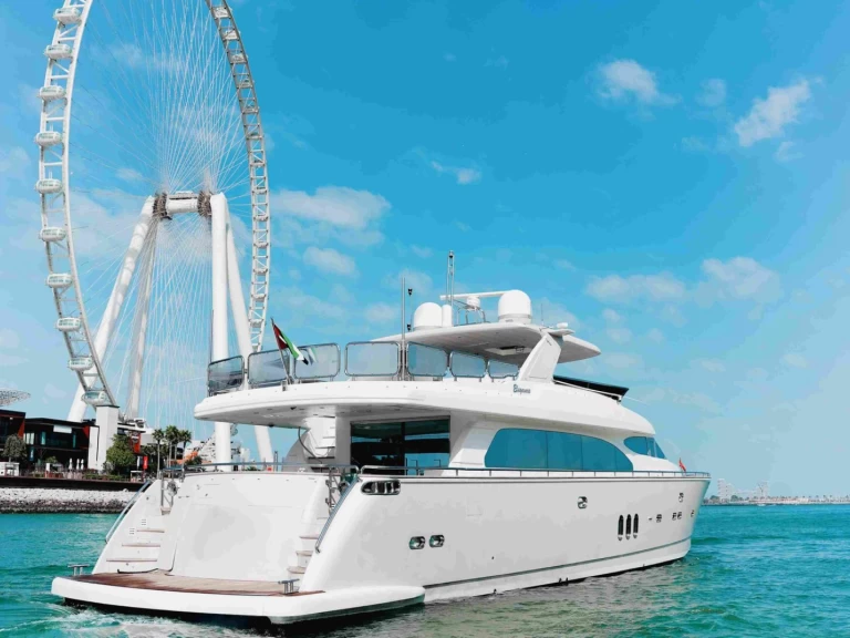 Luxury Yacht rental with or without captain Horizon Dubai Marina